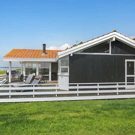 Holiday home Arnwith - 20m From The Sea By Interhome