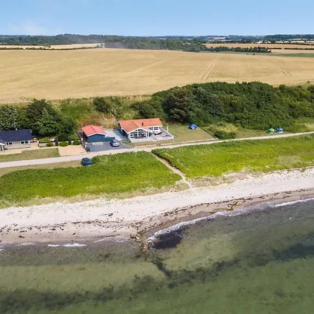 Arnwith - 20m From The Sea By Interhome