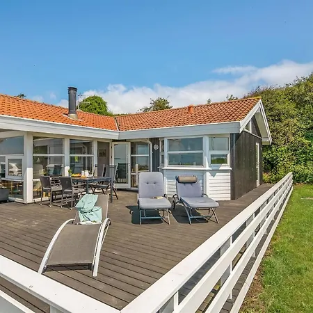 Arnwith - 20m From The Sea By Interhome *